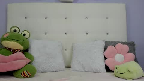 Snapshot of symphonny1 chatting on 04-28-26, 04:23 symphonny online show from 04-28-26, 04:23
