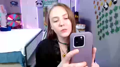 Snapshot of syndica chatting on 02-25-26, 11:03 Jennah online show from 02-25-26, 11:03