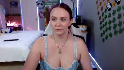 Snapshot of syndica chatting on 03-24-26, 12:59 Jennah online show from 03-24-26, 12:59