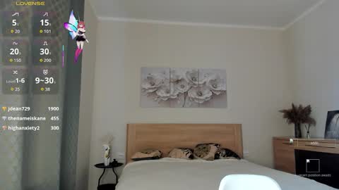 Snapshot of synop_sis chatting on 09-10-25, 08:36 Mila online show from 09-10-25, 08:36