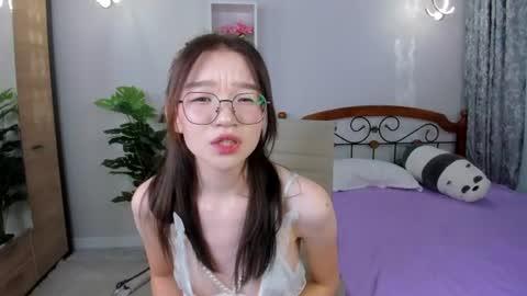 Snapshot of syuri_sun chatting on 06-30-26, 04:41 Yuki online show from 06-30-26, 04:41