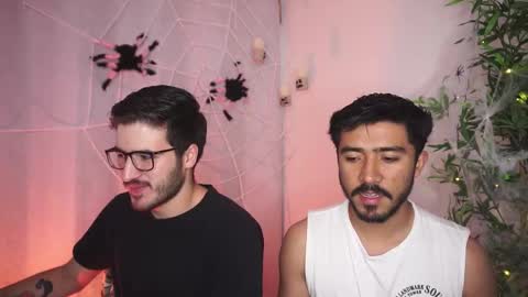 Snapshot of t0ny_wylie chatting on 10-18-25, 05:03 t0ny_wylie online show from 10-18-25, 05:03