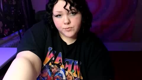Snapshot of t0rchfairy710 chatting on 02-10-25, 04:30 Goddess Flame online show from 02-10-25, 04:30