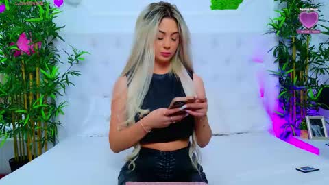 Arianna online show from 10-15-25, 01:44