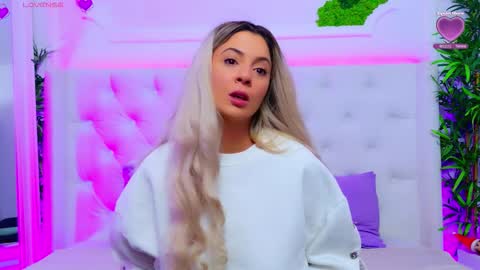 Arianna online show from 12-19-25, 02:35