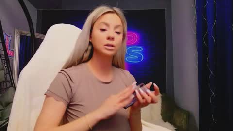 Arianna online show from 03-06-26, 05:37