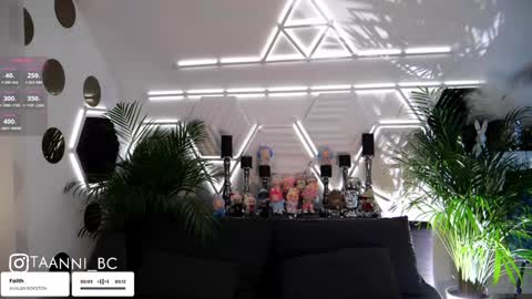 Snapshot of taanni_bc chatting on 11-07-25, 10:10 TAANNI online show from 11-07-25, 10:10