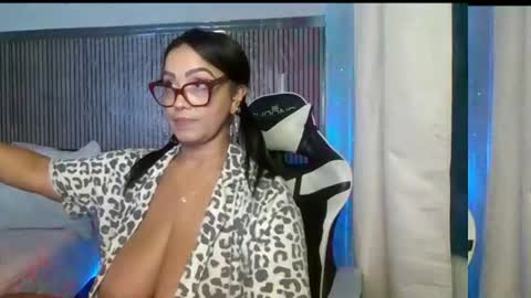 yameil online show from 06-18-26, 11:03