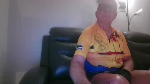 tacrunner66_ online show from 09-26-25, 01:48