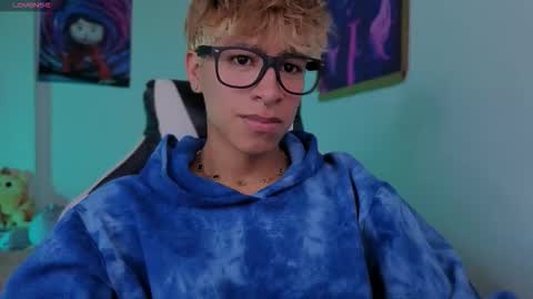 taichi online show from 03-25-26, 04:35