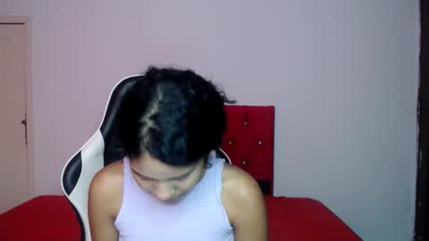 Snapshot of tainara_ebonny chatting on 10-18-25, 07:14 Tainara online show from 10-18-25, 07:14