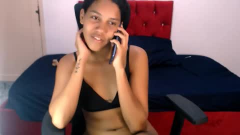 Snapshot of tainara_ebonny chatting on 11-11-25, 08:03 Tainara online show from 11-11-25, 08:03