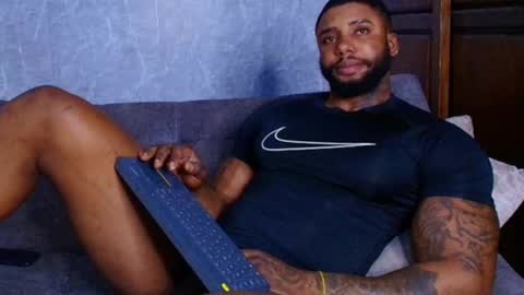 Tairon Tucke online show from 02-26-25, 07:42