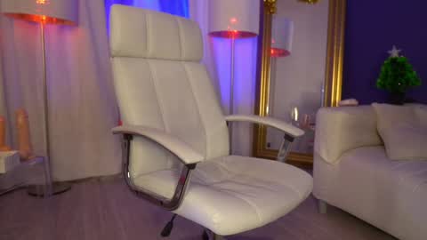 Margo online show from 12-28-24, 04:51