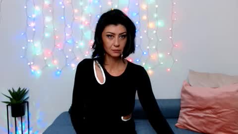 Taissa1 online show from 11-30-25, 06:45