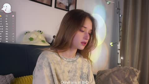 Mia online show from 02-07-26, 02:15