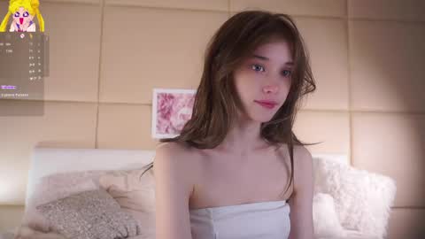 Mia online show from 05-11-26, 02:17