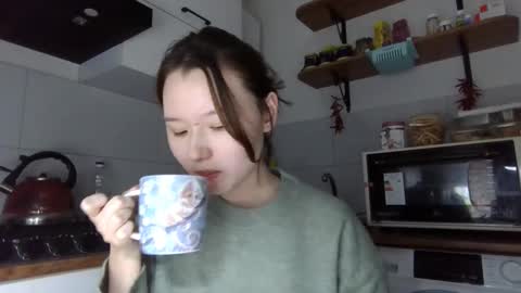 Lily online show from 12-04-25, 02:26