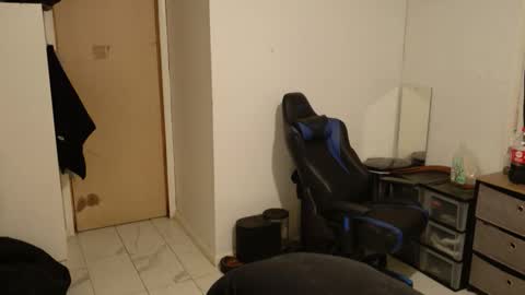 Snapshot of talenjames chatting on 10-28-25, 09:50 Talen James online show from 10-28-25, 09:50