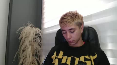 Snapshot of talhi_ chatting on 02-07-25, 06:45 talhi_ online show from 02-07-25, 06:45