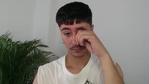 Snapshot of talhi_ chatting on 10-29-25, 04:53 talhi_ online show from 10-29-25, 04:53