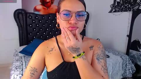 Snapshot of taliana36 chatting on 10-22-25, 12:16 taliana36 online show from 10-22-25, 12:16