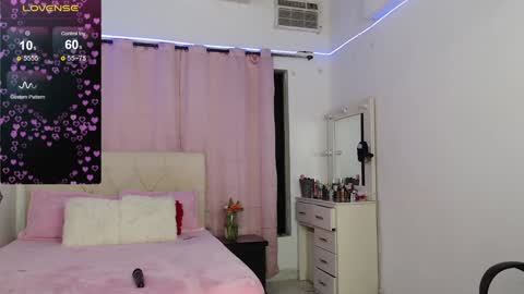 taliana  modelo independiente online show from 12-30-24, 05:37