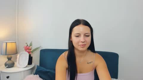 Snapshot of taliasensitive chatting on 09-19-25, 11:00 taliasensitive online show from 09-19-25, 11:00