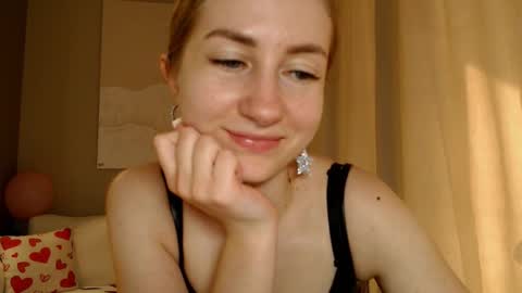  Kira  online show from 03-07-25, 12:45