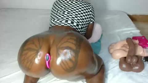 Snapshot of talisha254 chatting on 05-01-26, 03:00 butterflyass online show from 05-01-26, 03:00