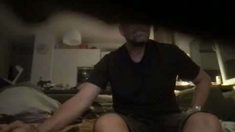 Snapshot of tallboy77eu chatting on 07-20-26, 09:06 Aligator online show from 07-20-26, 09:06