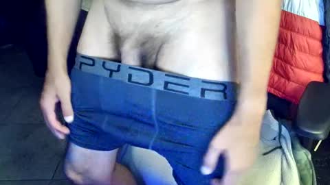 Snapshot of talltannhandsome chatting on 10-23-25, 11:20 talltannhandsome online show from 10-23-25, 11:20