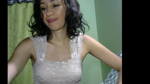 Snapshot of tallulah_riley chatting on 01-17-25, 12:31 Tallulah Riley online show from 01-17-25, 12:31