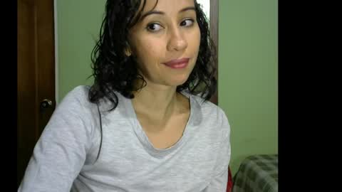 Snapshot of tallulah_riley chatting on 01-18-25, 12:57 Tallulah Riley online show from 01-18-25, 12:57
