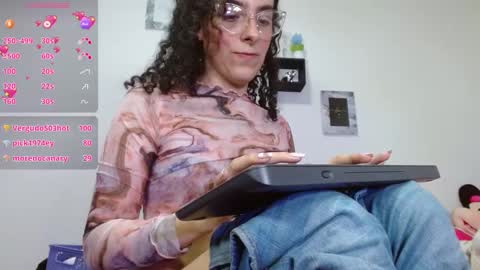 Snapshot of tamara_lemick chatting on 01-09-25, 12:46 Tamara Lemick online show from 01-09-25, 12:46