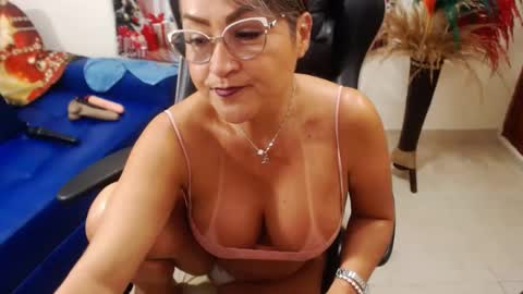 Snapshot of tamara_luaren chatting on 12-14-24, 02:42 Tamara online show from 12-14-24, 02:42