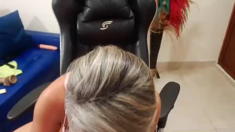 Snapshot of tamara_luaren chatting on 01-16-25, 05:00 Tamara online show from 01-16-25, 05:00