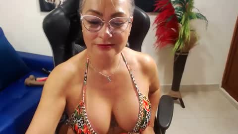 Snapshot of tamara_luaren chatting on 09-16-25, 03:40 Tamara online show from 09-16-25, 03:40