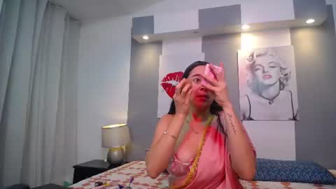 Snapshot of tamara_priya chatting on 07-22-26, 11:35 Tamara online show from 07-22-26, 11:35