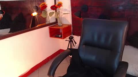    online show from 02-11-25, 08:52