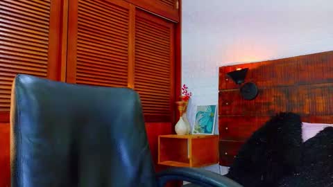    online show from 09-19-25, 05:46