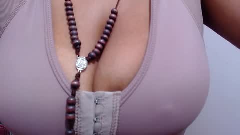 tamaraa_hott online show from 04-05-26, 03:31