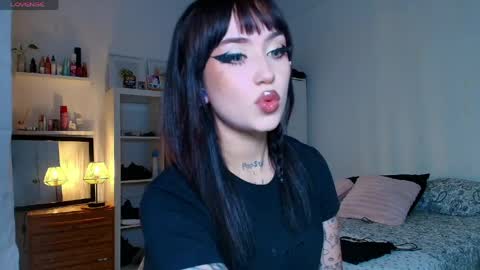 Cami 3 online show from 05-21-26, 10:00