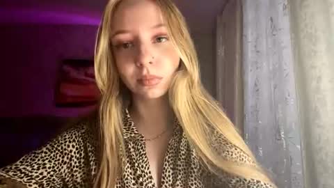 Snapshot of tammiglembocki chatting on 06-30-26, 08:15 Jenny online show from 06-30-26, 08:15