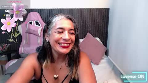 Snapshot of tammylynn45 chatting on 10-05-25, 11:19 Tammy Lynn online show from 10-05-25, 11:19