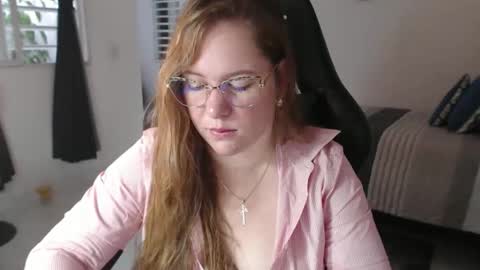 Snapshot of tamy_shine87 chatting on 02-22-26, 09:13 Im Samy online show from 02-22-26, 09:13