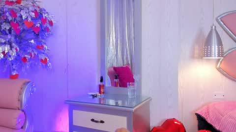 Snapshot of tamyeliot chatting on 02-14-25, 01:02 Tamy online show from 02-14-25, 01:02