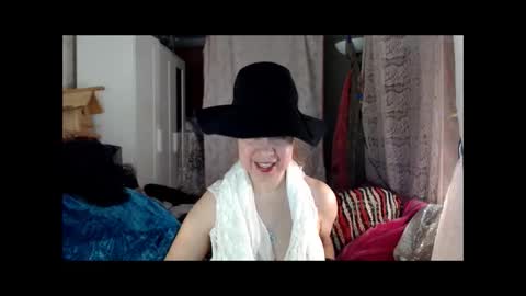 Milena online show from 12-18-24, 08:47