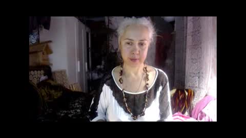 Milena online show from 10-20-25, 01:22