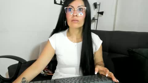 Snapshot of tania_mature chatting on 05-07-26, 06:57 tania online show from 05-07-26, 06:57